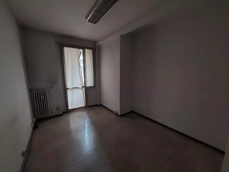 Immagine 16 di Ufficio in vendita  in Str. XXII Luglio, 27, 43121 Parma PR, Italia a Parma