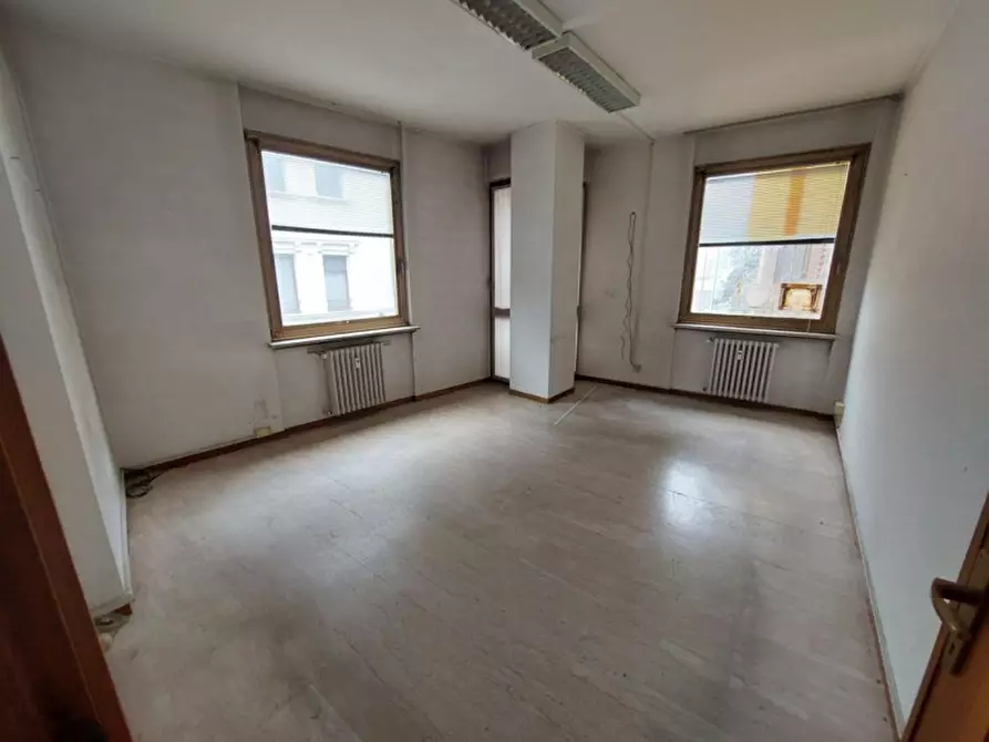 Immagine 18 di Ufficio in vendita  in Str. XXII Luglio, 27, 43121 Parma PR, Italia a Parma