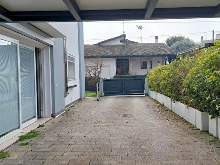 Immagine 7 di Casa trifamiliare in vendita  in Via Vincenzo Giaconi, 9A a Piazzola Sul Brenta