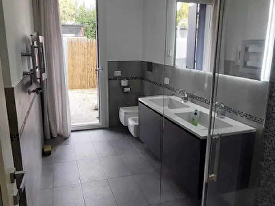 Immagine 12 di Casa trifamiliare in vendita  in Via Vincenzo Giaconi, 9A a Piazzola Sul Brenta