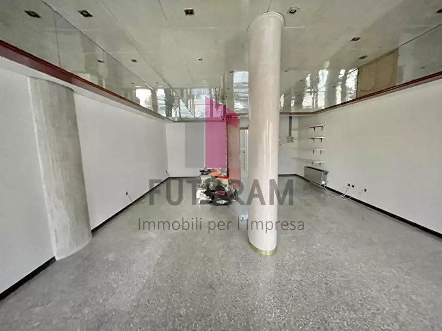 Immagine 3 di Negozio in affitto  in Via roma 1 a Vicenza