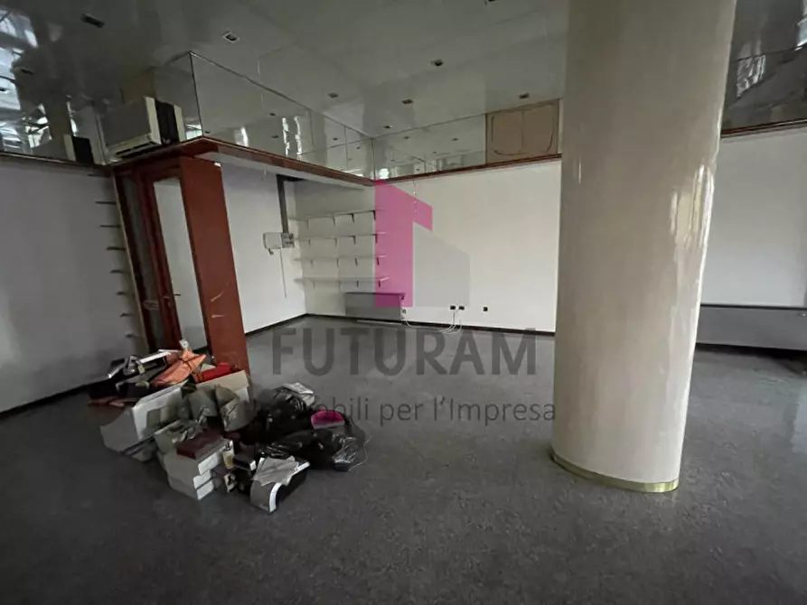 Immagine 5 di Negozio in affitto  in Via roma 1 a Vicenza