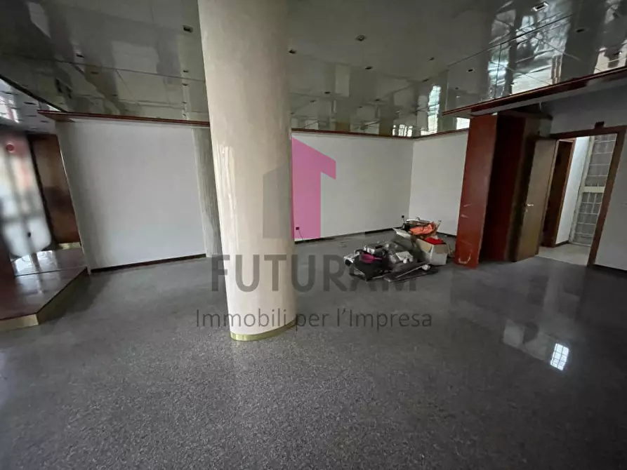 Immagine 7 di Negozio in affitto  in Via roma 1 a Vicenza