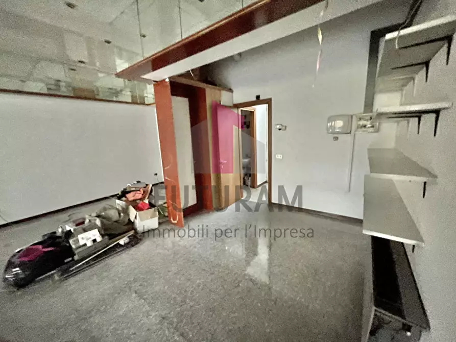 Immagine 8 di Negozio in affitto  in Via roma 1 a Vicenza