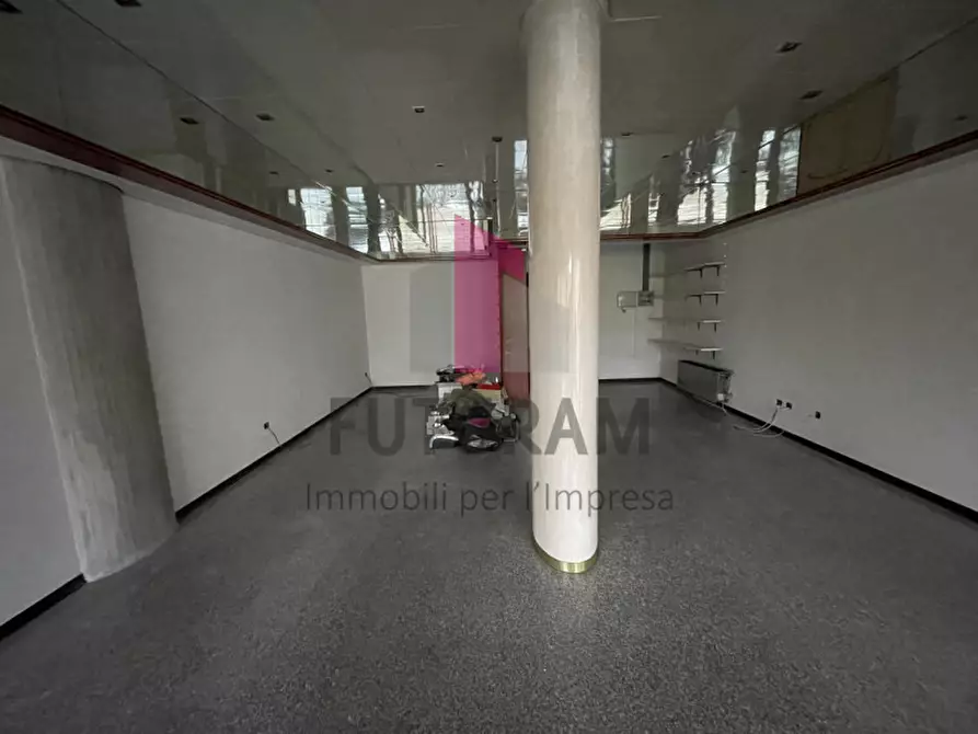 Immagine 14 di Negozio in affitto  in Via roma 1 a Vicenza