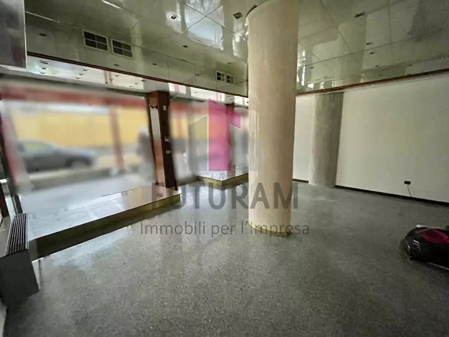 Immagine 16 di Negozio in affitto  in Via roma 1 a Vicenza