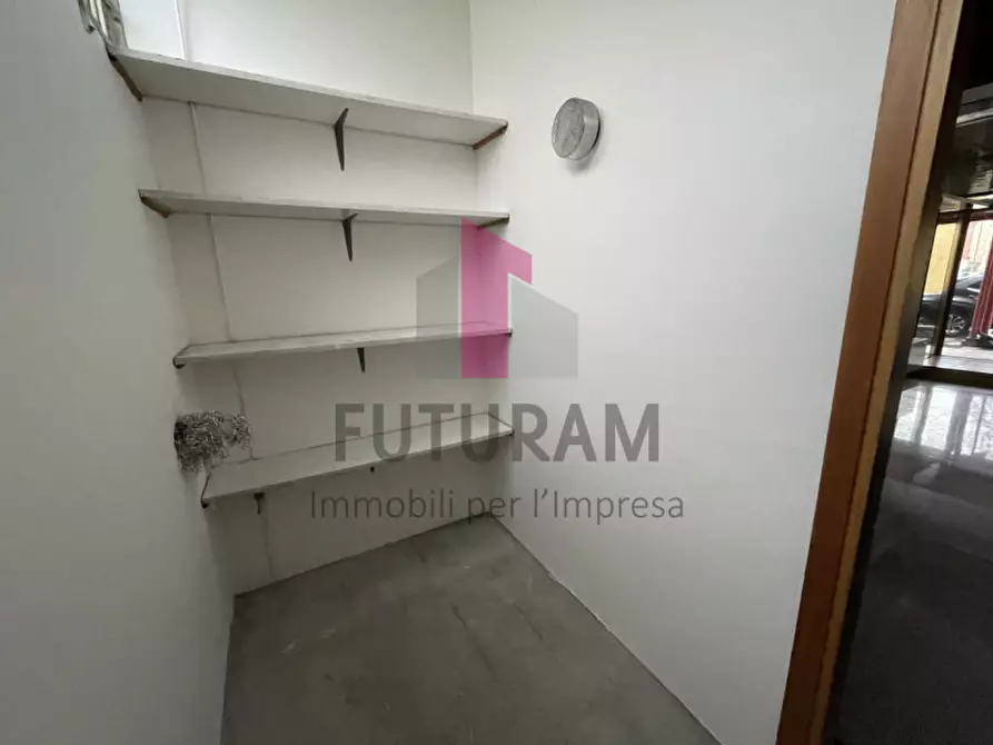 Immagine 18 di Negozio in affitto  in Via roma 1 a Vicenza