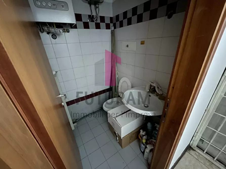 Immagine 19 di Negozio in affitto  in Via roma 1 a Vicenza