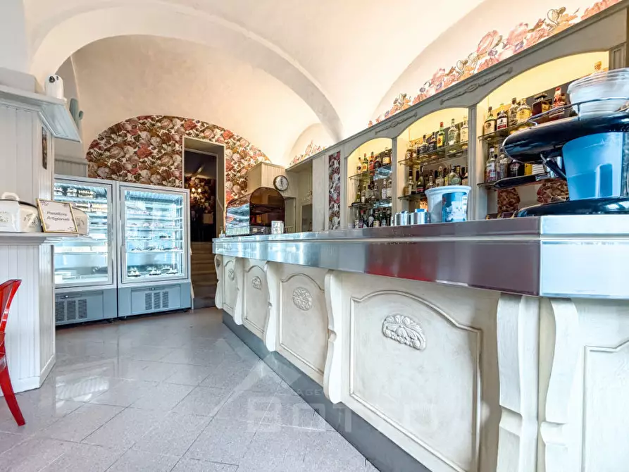 Immagine 5 di Attività commerciale in vendita  in PIAZZA GARIBALDI 5 a Borgosesia