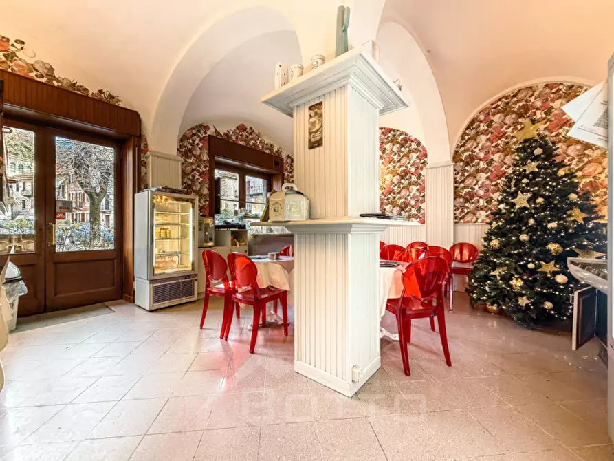 Immagine 9 di Attività commerciale in vendita  in PIAZZA GARIBALDI 5 a Borgosesia