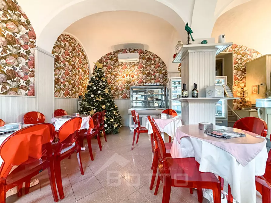 Immagine 11 di Attività commerciale in vendita  in PIAZZA GARIBALDI 5 a Borgosesia