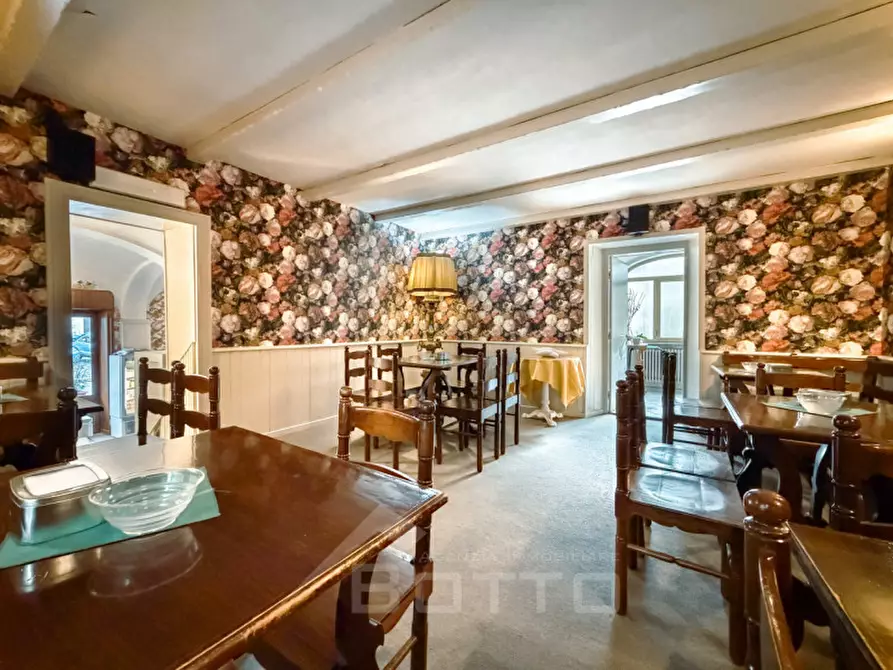 Immagine 23 di Attività commerciale in vendita  in PIAZZA GARIBALDI 5 a Borgosesia