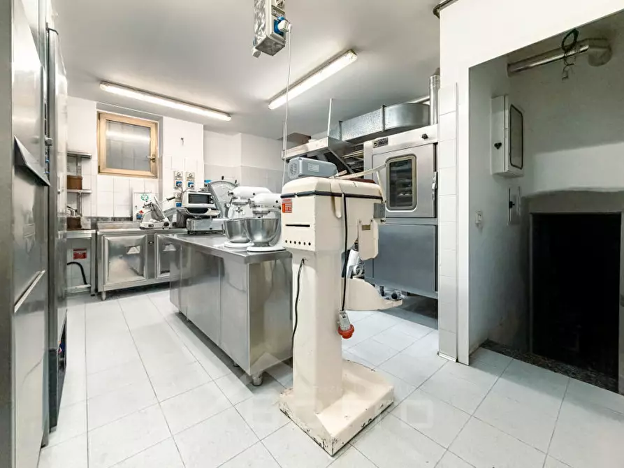 Immagine 27 di Attività commerciale in vendita  in PIAZZA GARIBALDI 5 a Borgosesia