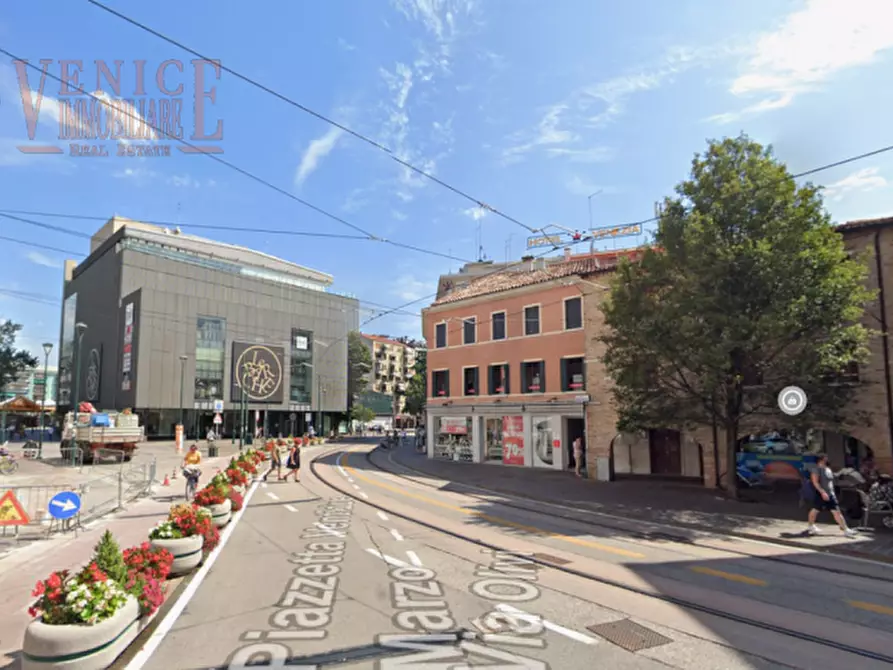 Immagine 1 di Negozio in vendita  in piazza barche a Venezia