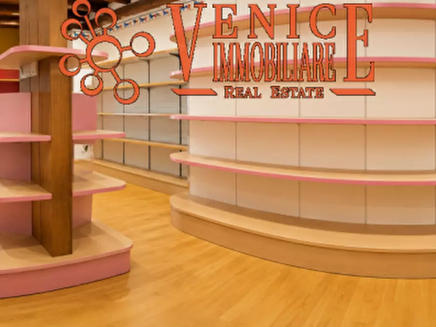 Immagine 4 di Negozio in vendita  in piazza barche a Venezia