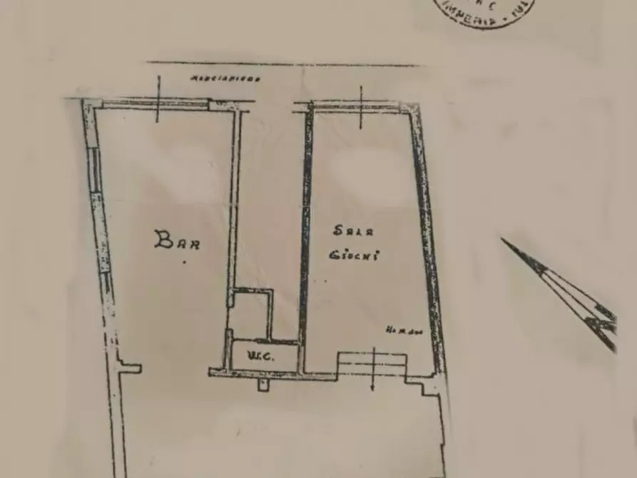 Immagine 1 di Negozio in vendita  in Via Martiri della Libertà a San Remo