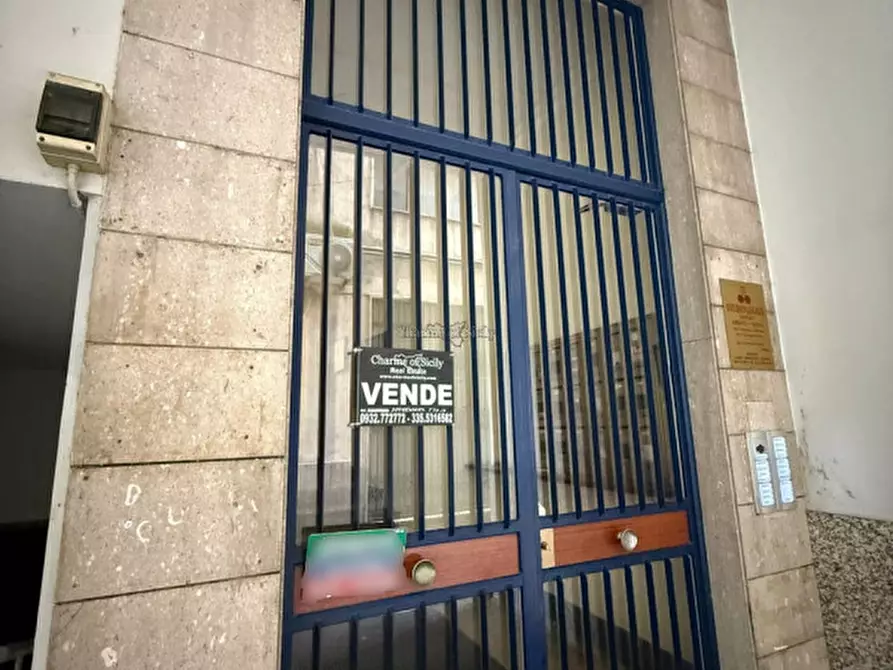 Immagine 15 di Ufficio in vendita  a Modica