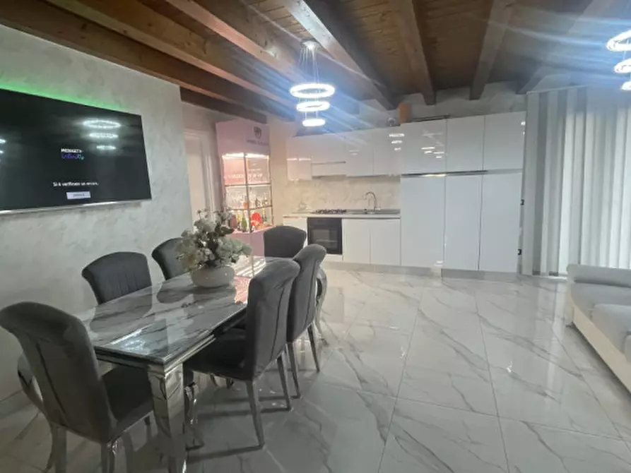 Immagine 2 di Casa trifamiliare in vendita  in via Favaretti a Castelfranco Veneto