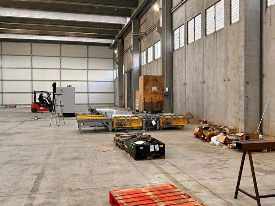 Immagine 12 di Capannone industriale in affitto  a Zola Predosa