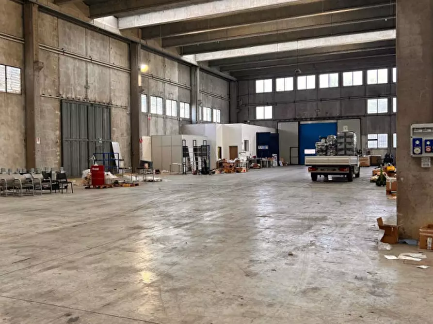 Immagine 13 di Capannone industriale in affitto  a Zola Predosa
