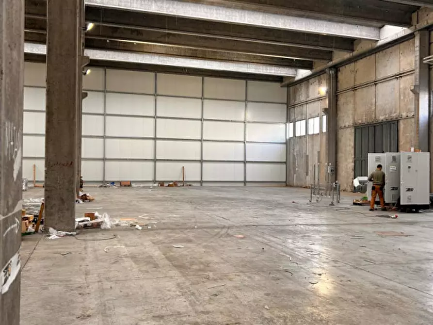 Immagine 14 di Capannone industriale in affitto  a Zola Predosa