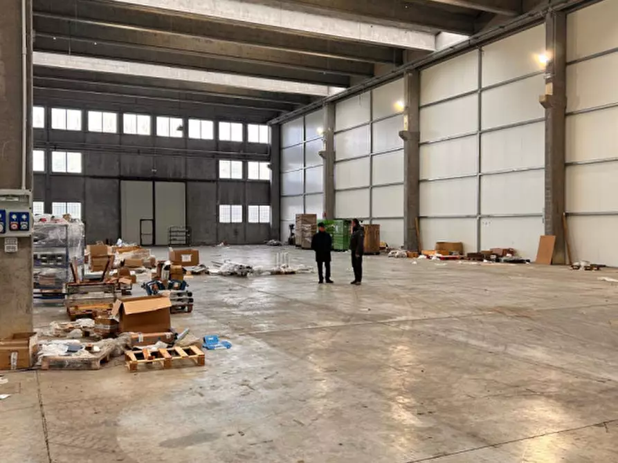 Immagine 15 di Capannone industriale in affitto  a Zola Predosa