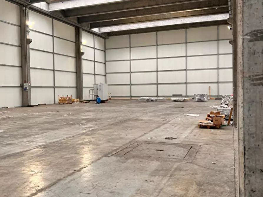 Immagine 16 di Capannone industriale in affitto  a Zola Predosa