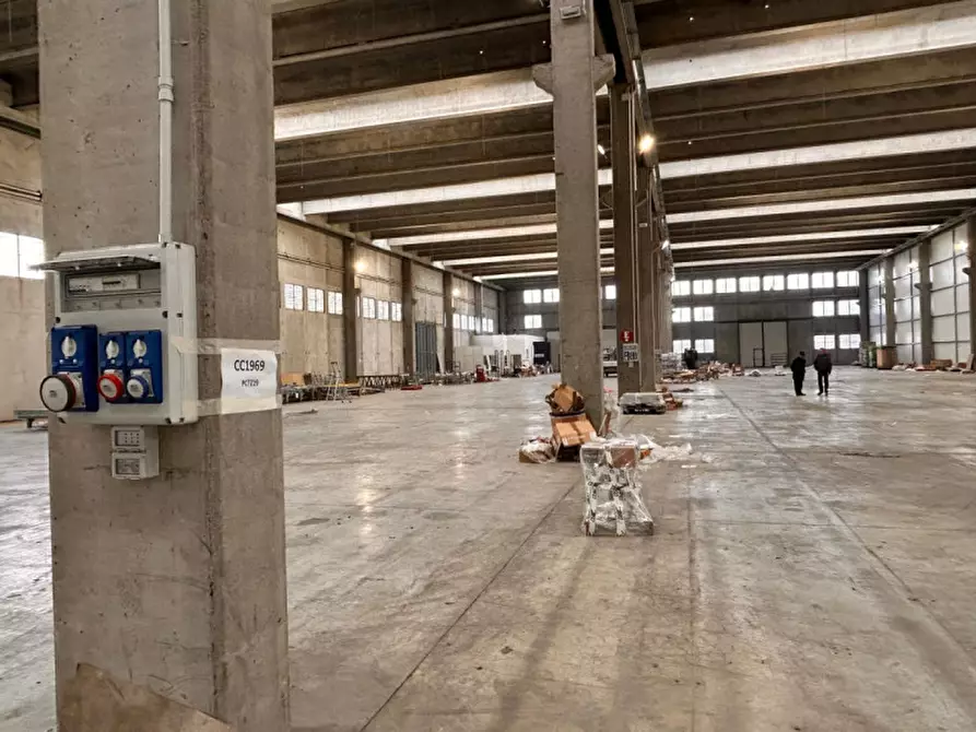Immagine 17 di Capannone industriale in affitto  a Zola Predosa