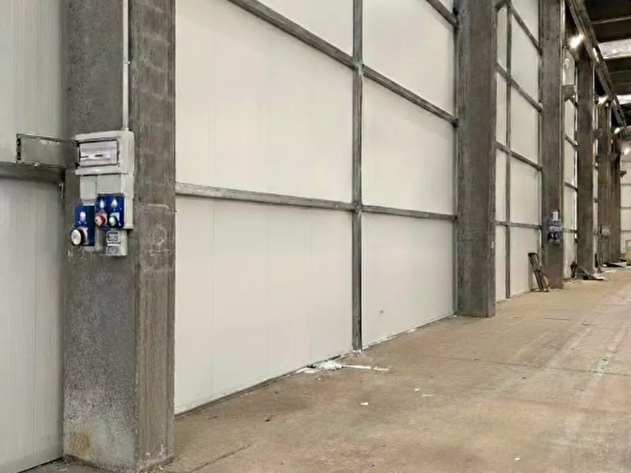 Immagine 24 di Capannone industriale in affitto  a Zola Predosa