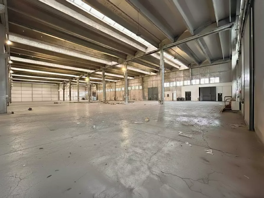 Immagine 28 di Capannone industriale in affitto  a Zola Predosa