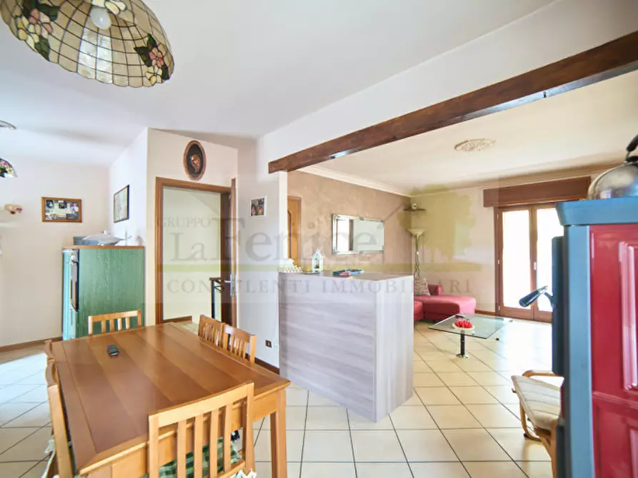 Immagine 3 di Casa bifamiliare in vendita  in Via Mantova 37 a Castel Goffredo