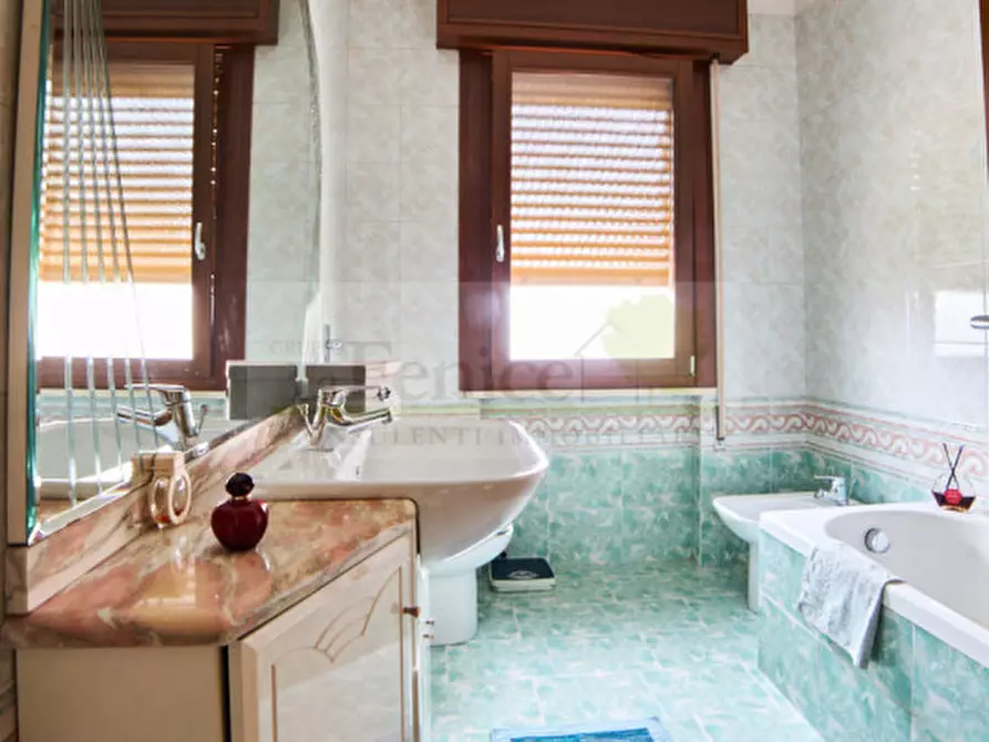 Immagine 10 di Casa bifamiliare in vendita  in Via Mantova 37 a Castel Goffredo