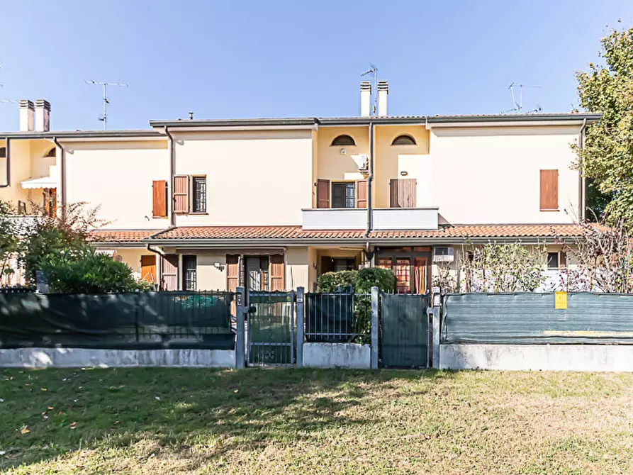 Immagine 49 di Villetta a schiera in vendita  in Via Croce di Vedrana a Budrio