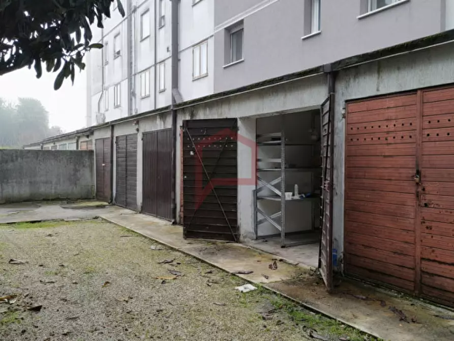 Immagine 4 di Garage in vendita  in Zelarino a Venezia
