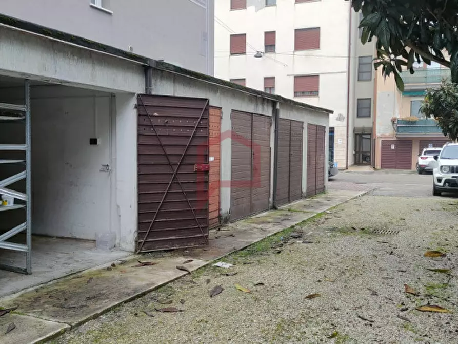 Immagine 5 di Garage in vendita  in Zelarino a Venezia
