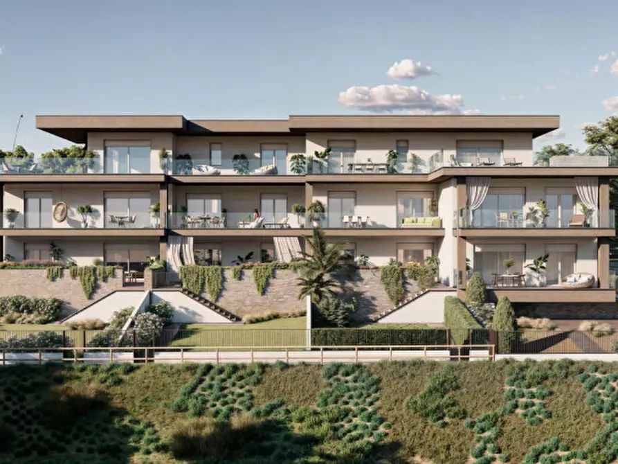 Immagine 3 di Appartamento in vendita  a Desenzano Del Garda