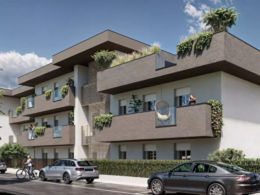 Immagine 8 di Appartamento in vendita  a Desenzano Del Garda