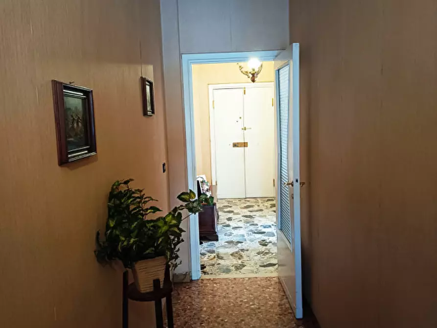 Immagine 2 di Appartamento in vendita  in via Martiri della Resistenza a Ancona