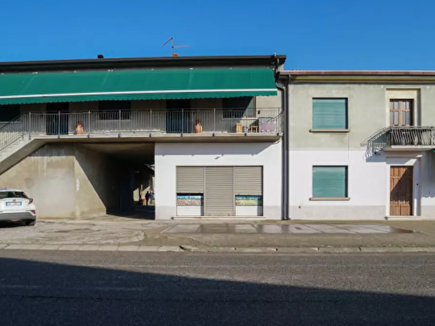 Immagine 1 di Magazzino in vendita  a Arcole