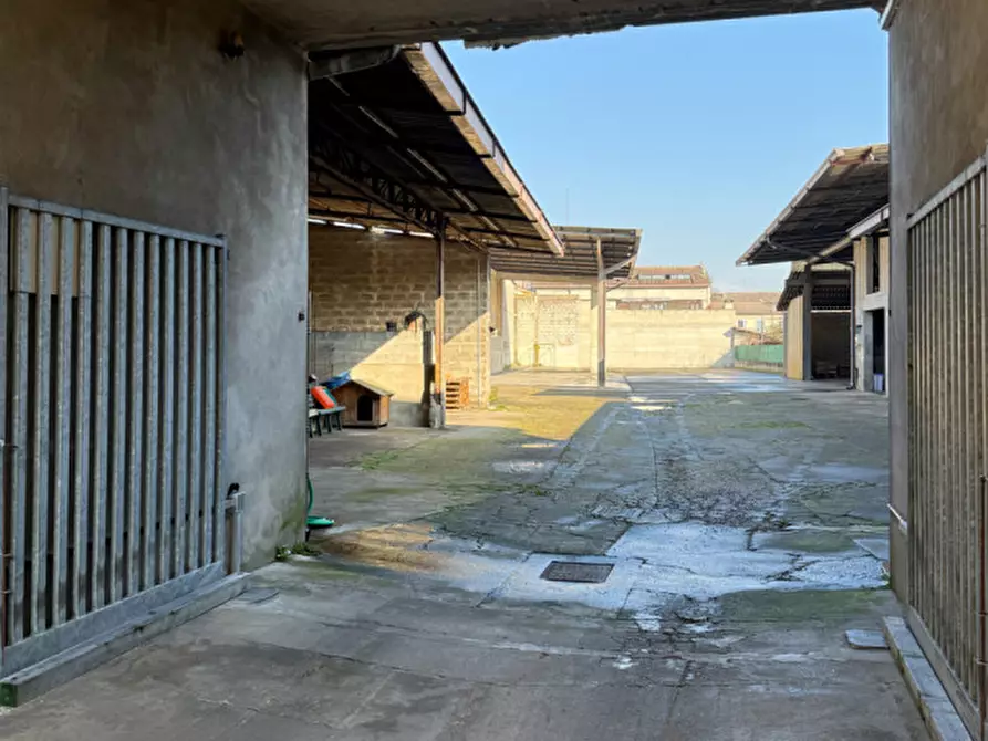 Immagine 8 di Magazzino in vendita  a Arcole