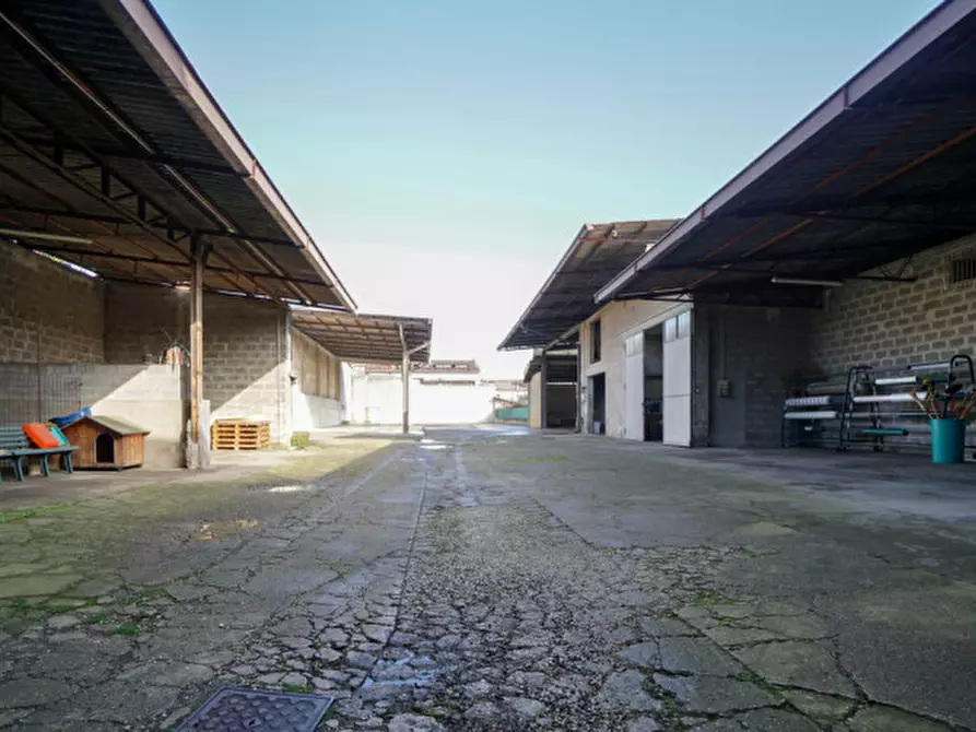 Immagine 9 di Magazzino in vendita  a Arcole