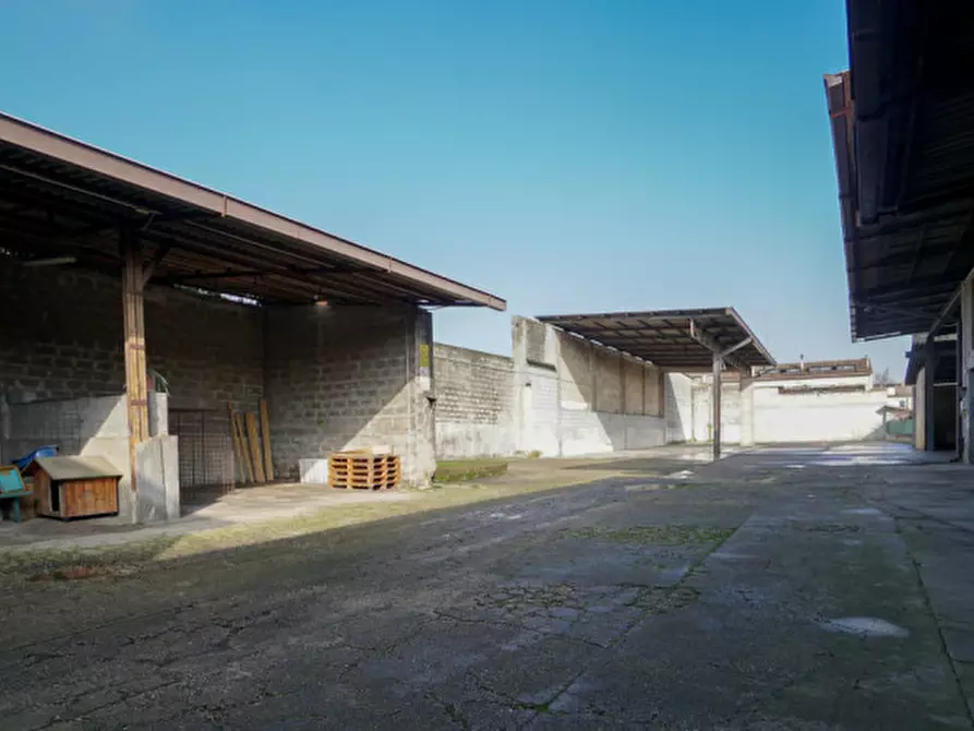 Immagine 10 di Magazzino in vendita  a Arcole