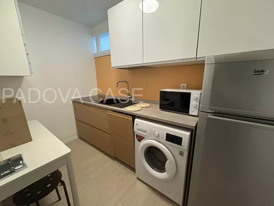 Immagine 3 di Appartamento in affitto  in via cesare battisti a Padova