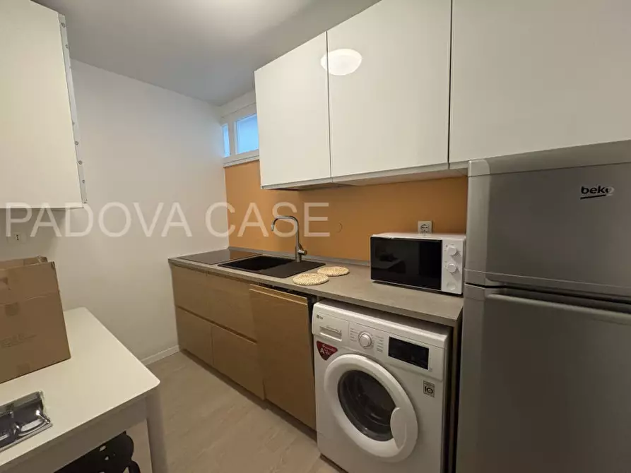 Immagine 5 di Appartamento in affitto  in via cesare battisti a Padova