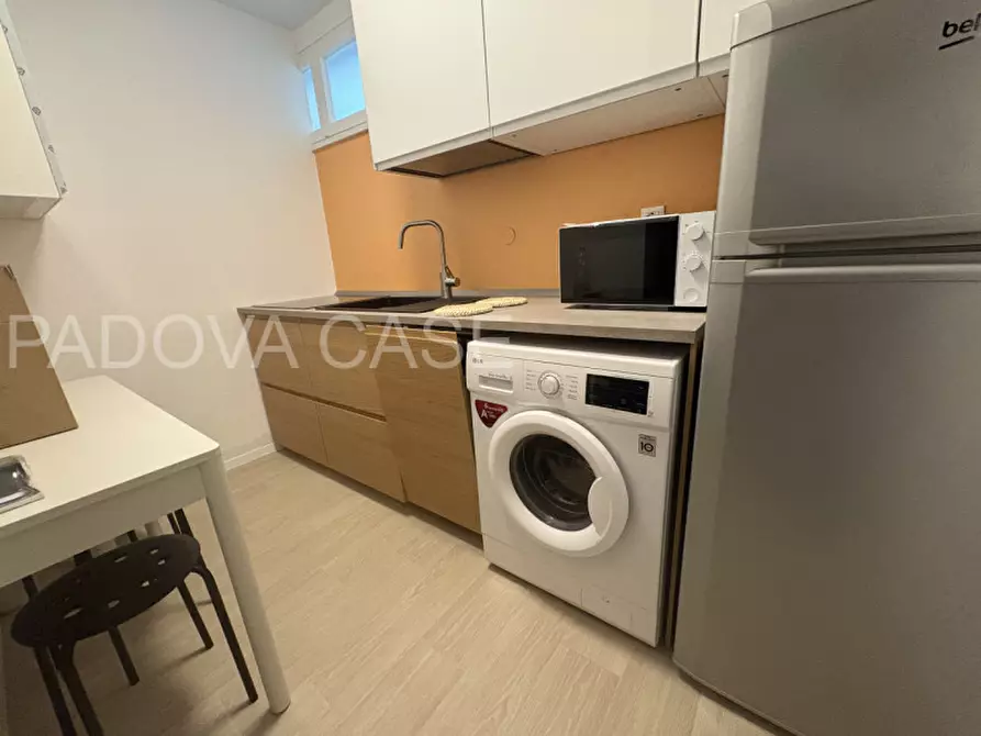 Immagine 6 di Appartamento in affitto  in via cesare battisti a Padova