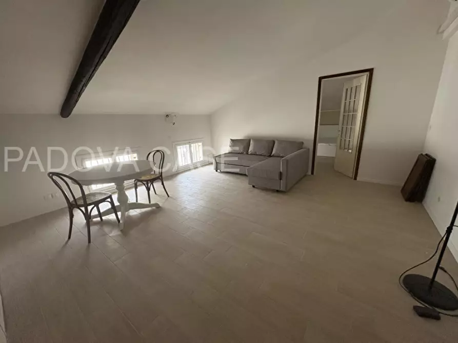 Immagine 8 di Appartamento in affitto  in via cesare battisti a Padova