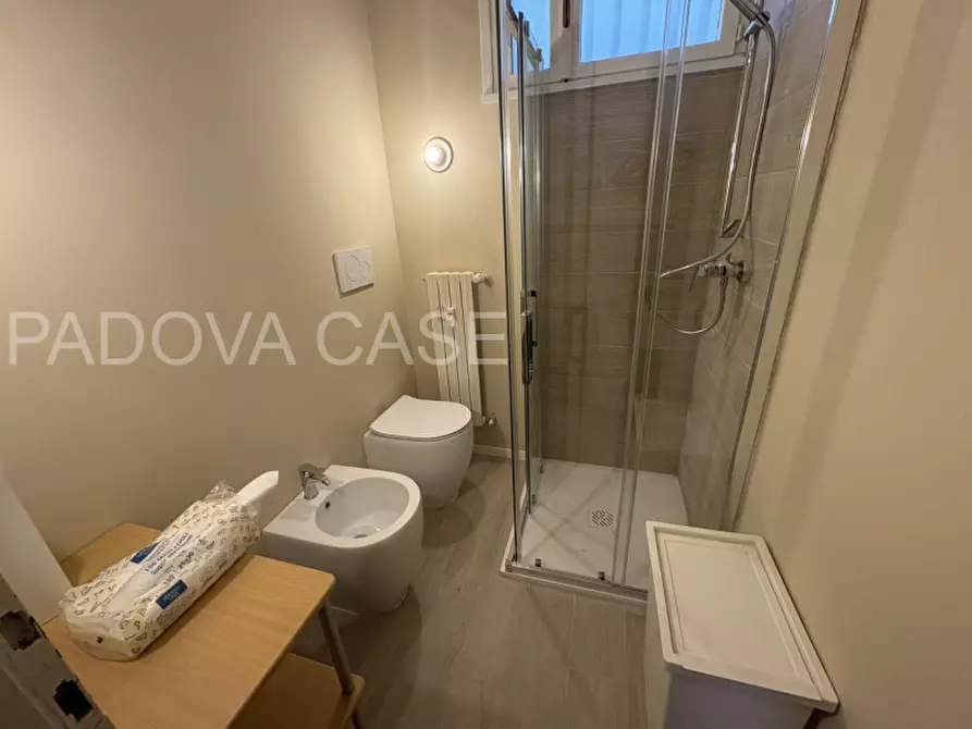 Immagine 10 di Appartamento in affitto  in via cesare battisti a Padova