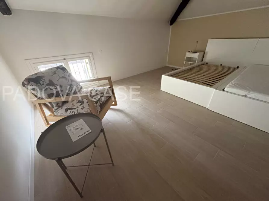 Immagine 14 di Appartamento in affitto  in via cesare battisti a Padova