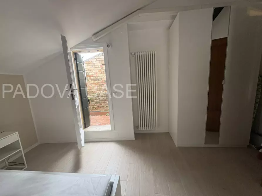 Immagine 17 di Appartamento in affitto  in via cesare battisti a Padova