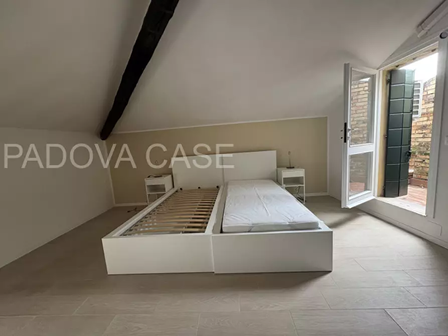 Immagine 18 di Appartamento in affitto  in via cesare battisti a Padova